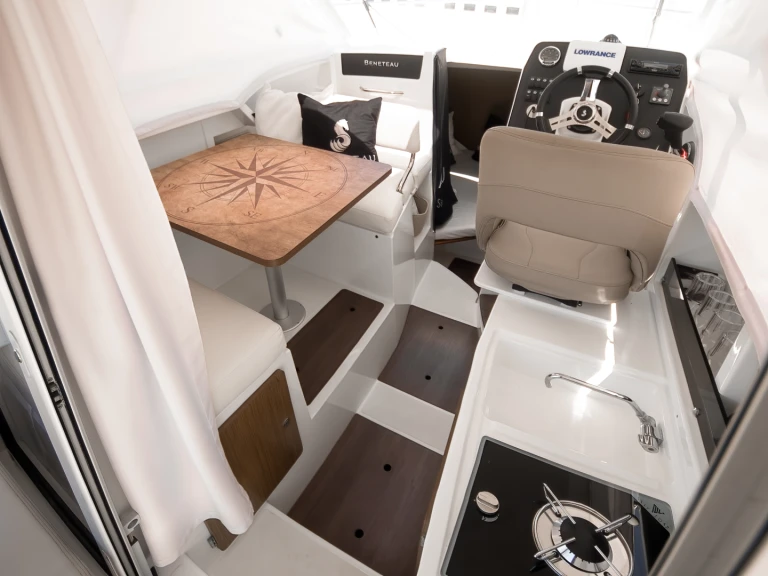 Rent a Bénéteau Antares 8 OB Tribunj