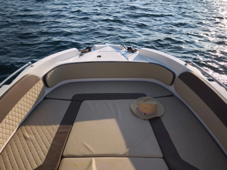 Bareboat Rental Motorboat Nireus with a boat licence