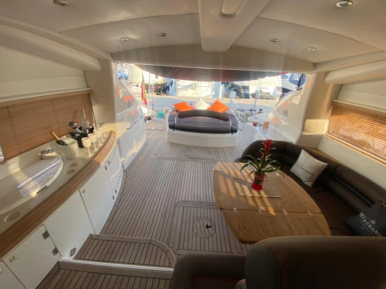 Luxury Yacht rental in Barcelona - Sunseeker Sunseeker 75 Yacht