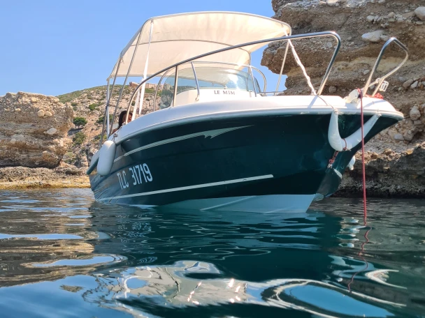 Bareboat Rental Motorboat Jeanneau with a boat licence