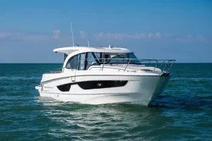Yacht charter Mahé cheap Antares 11