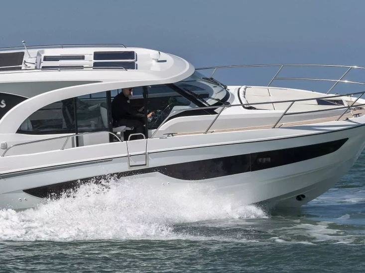 Motorboat rental in Mahé - Bénéteau Antares 11