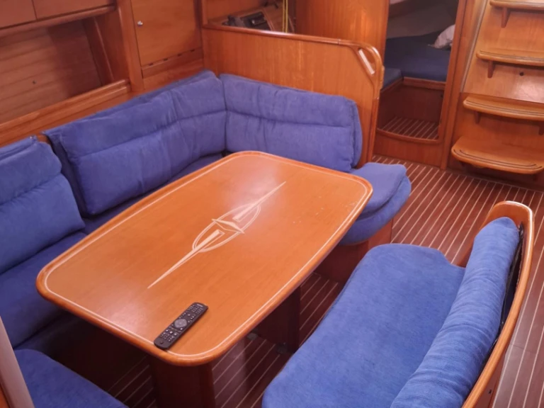 Sailboat rental in Marina di Grosseto - Bavaria Bavaria 42 Cruiser