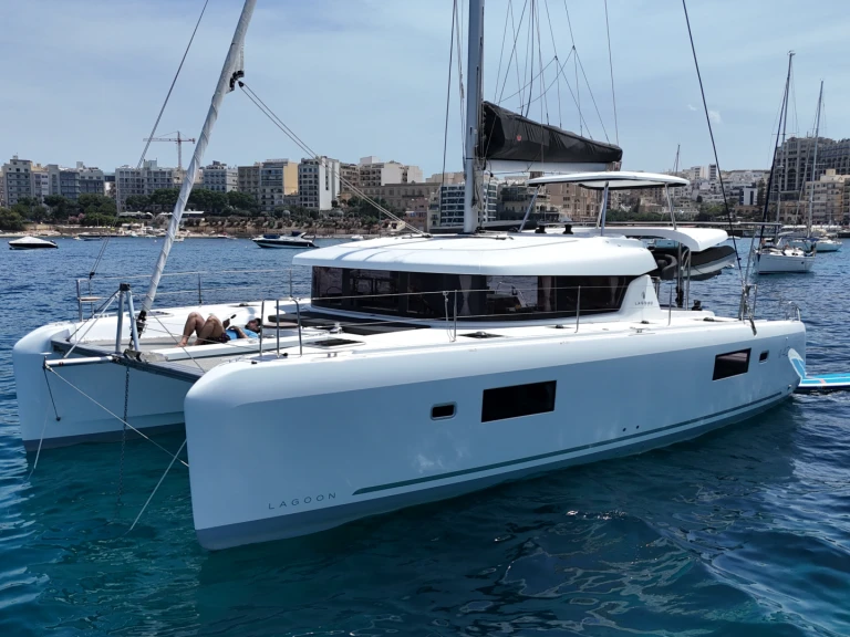 Lagoon Lagoon 42 in Il-Gżira on SamBoat