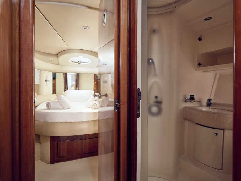 Boat rental Princess princess 40 in Loutraki-Agioi Theodoroi on Samboat
