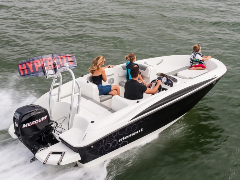 Boat rental Bayliner Bayliner 160 in Club Nautico S'Estanyol on Samboat
