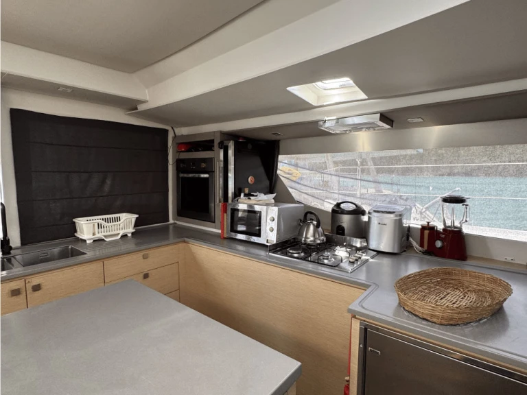 Yacht charter Mahé cheap Saba 50