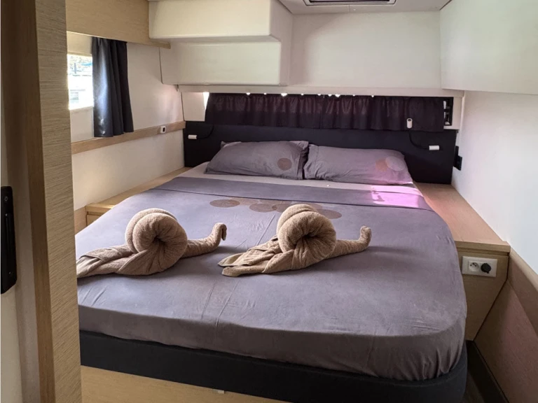 Catamaran rental in Mahé - Fountaine Pajot Saba 50