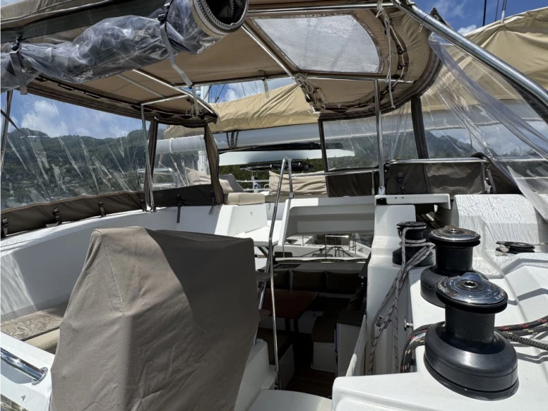 Boat rental Fountaine Pajot Saba 50 in Mahé on Samboat