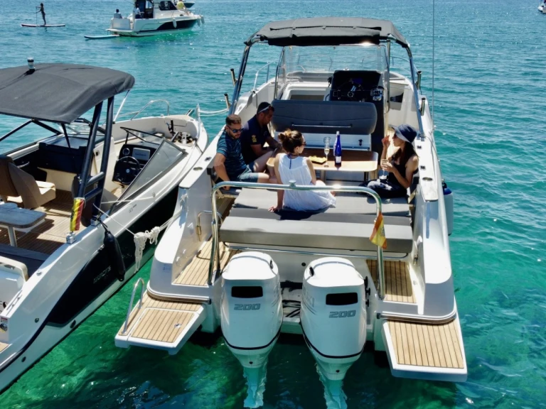 Rent a Bénéteau Flyer 8.8 SPACEdeck Tossa de Mar
