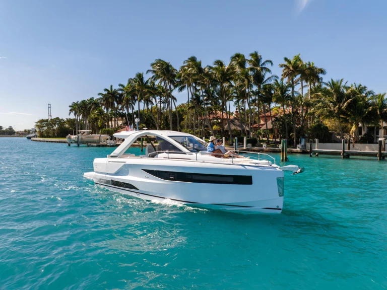 Jeanneau DB/37 in Juan-les-Pins on SamBoat