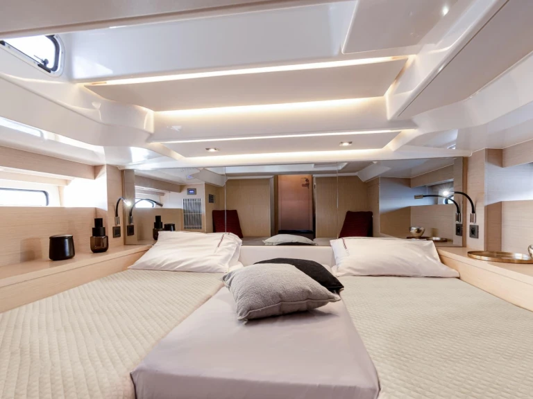 Rent a Jeanneau DB/37 Juan-les-Pins