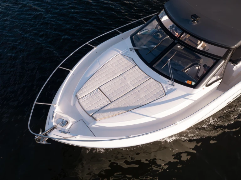 Rent a Absolute Yachts absolute 40 Juan-les-Pins