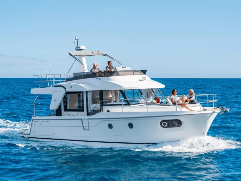 Luxury Yacht rental with or without captain Bénéteau Juan-les-Pins