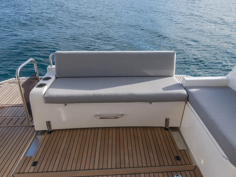 Yacht charter Juan-les-Pins cheap Swift Trawler 41 Fly