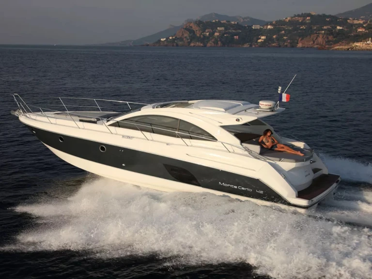 Luxury Yacht for rent Juan-les-Pins at the best price