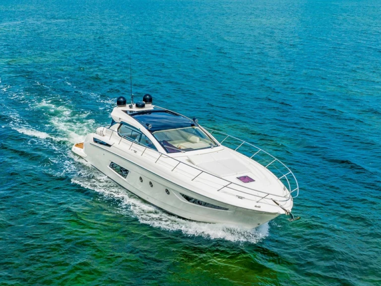 Boat rental Azimut Atlantis 50 in Juan-les-Pins on Samboat
