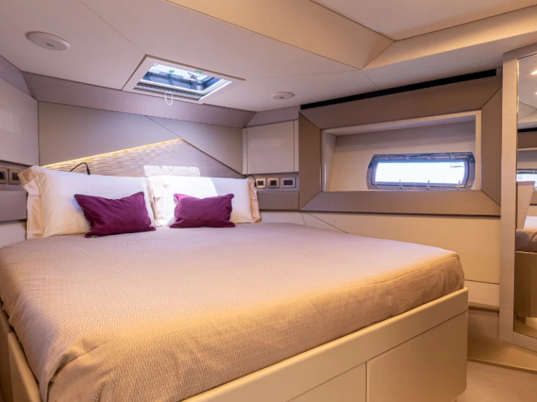 Luxury Yacht rental with or without captain Pershing Naples