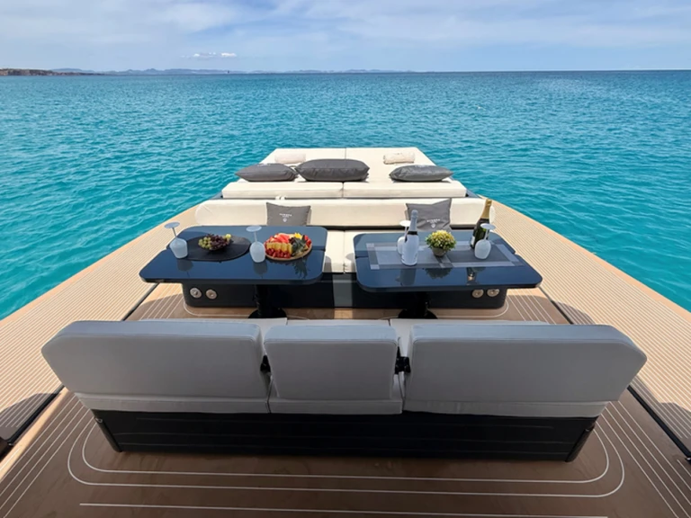 Yacht charter Ibiza Town cheap Kumbra 43