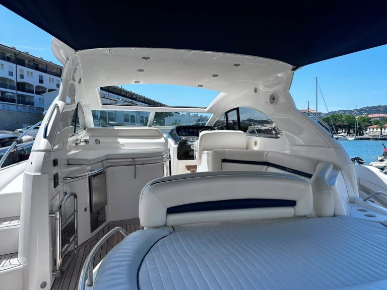 Motorboat rental in Castell-Platja d'Aro - Sunseeker Portofino 47