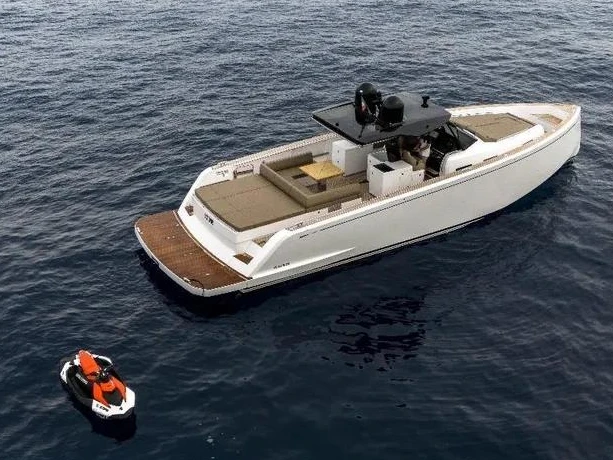 Motorboat rental in France - Pardo Yachts Pardo 50