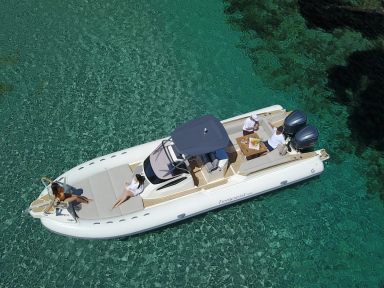 Yacht charter Marine de Sant'Ambrogio cheap CAPELLI 1000 TEMPEST CC