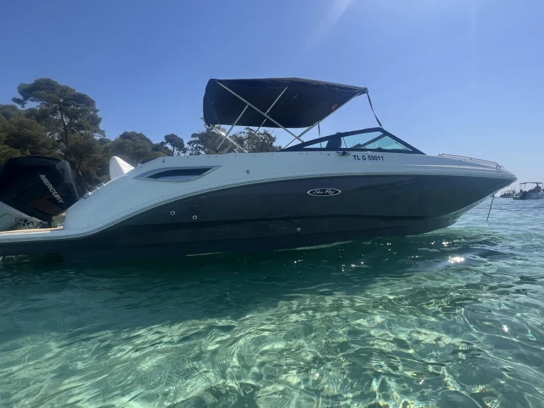 Rent a Sea Ray  250 sdx Port Fréjus