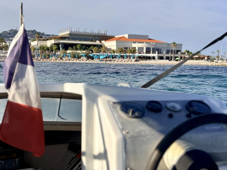 Motorboat rental with or without captain Rocca Cannes