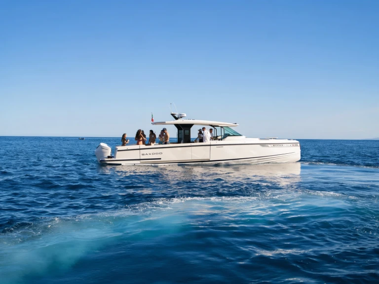 Saxdor SAXDOR 400 GTS in Giardini-Naxos on SamBoat
