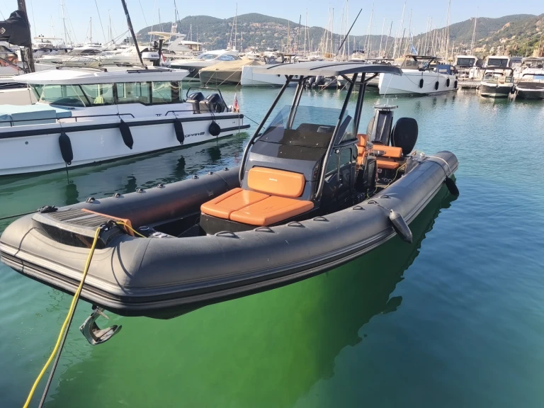 Yacht charter La Napoule cheap Eagle 10