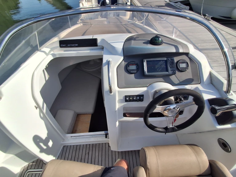 Motorboat rental with or without captain Jeanneau Auray