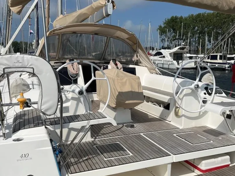 Fountaine Pajot Dufour 410 in Larmor-Plage on SamBoat