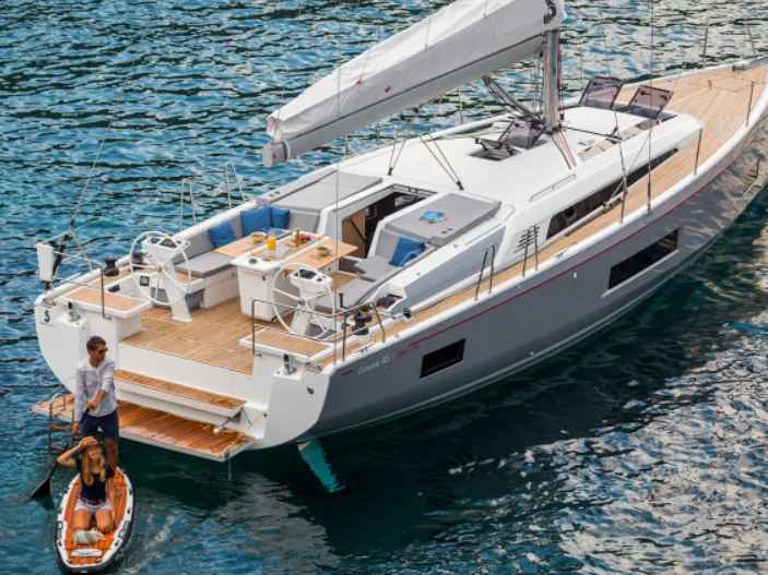 Bénéteau Oceanis 46.1 in Arzon on SamBoat