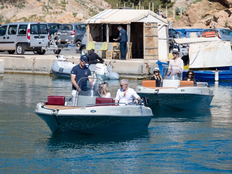 Motorboat rental with or without captain Nireus Pantanassa