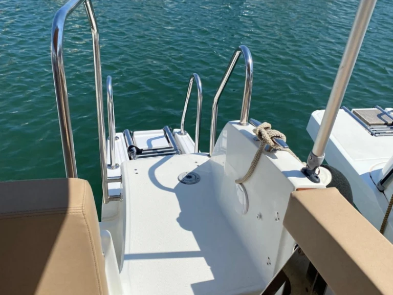 Motorboat rental in Saint-Tropez - Jeanneau Cap Camarat 7.5 Open