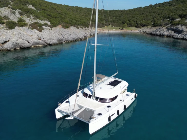 Bareboat Rental Catamaran Fountaine Pajot with a boat licence
