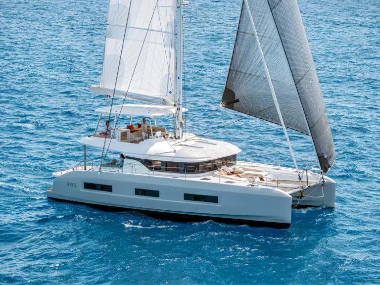 Yacht charter Eden Island cheap Lagoon 55