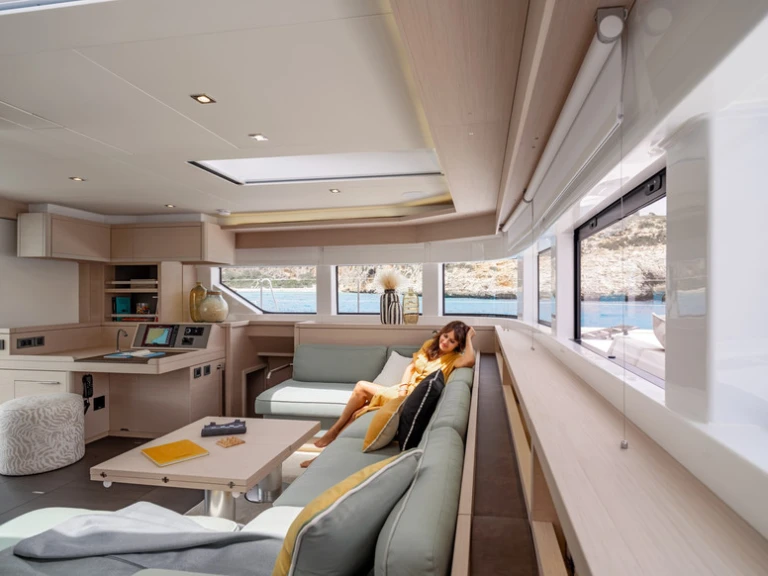 Catamaran rental in Eden Island - Lagoon Lagoon 55