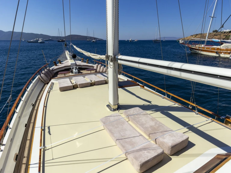 Sailboat for rent Bodrum at the best price