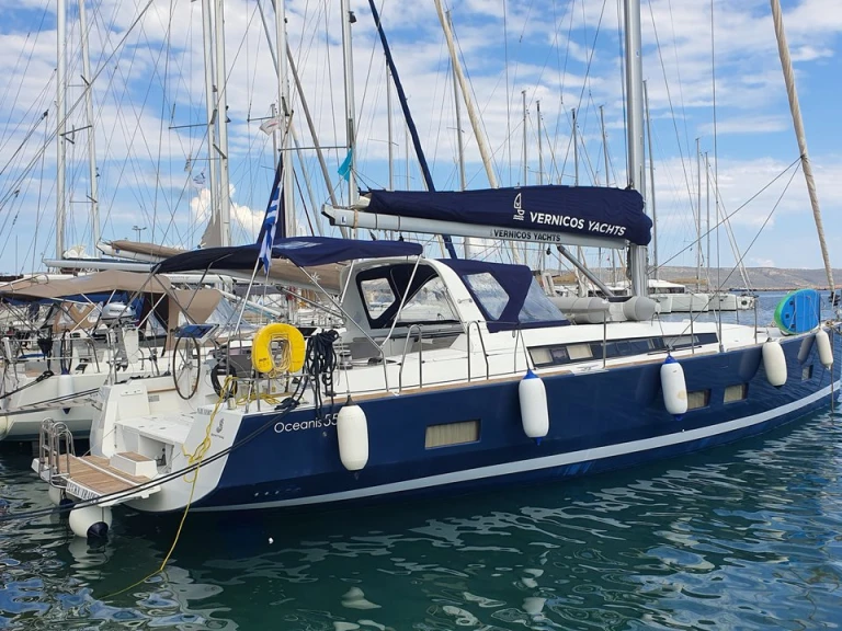 Sailboat for rent Lávrio at the best price