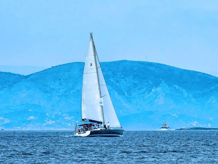 Bénéteau Oceanis 55 charter bareboat or captained in  Lávrio