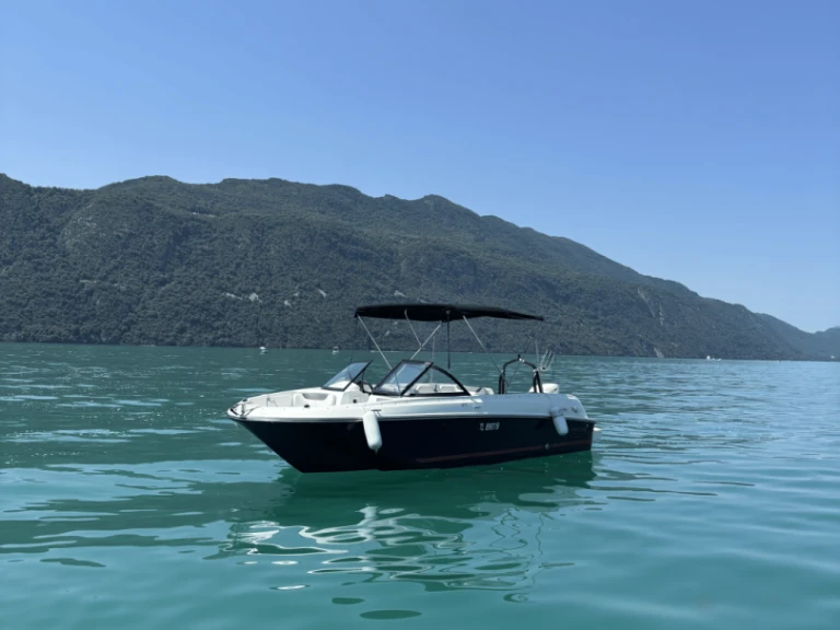 Motorboat for rent Aix-les-Bains at the best price