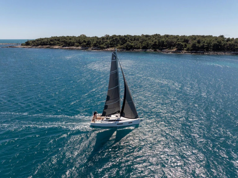 Jeanneau Sun Odyssey 350 in Road Town on SamBoat