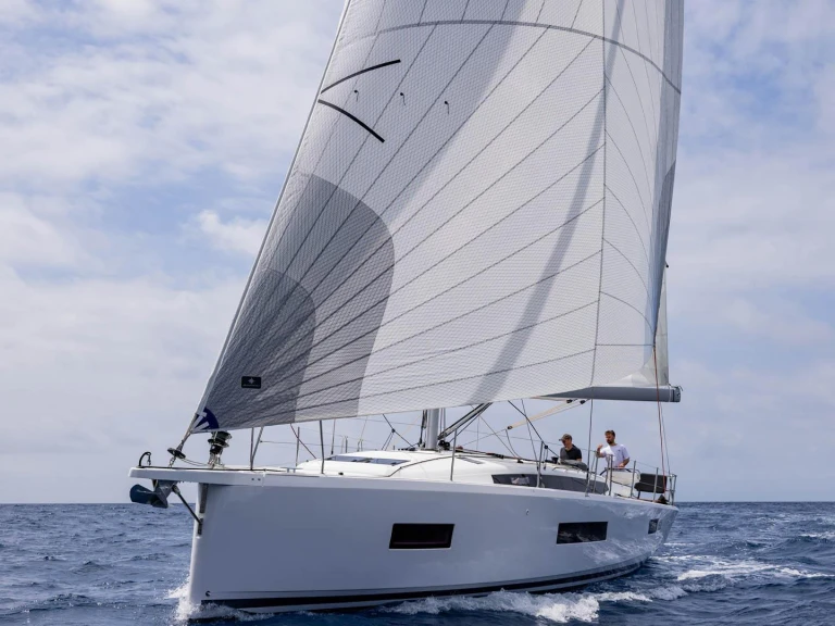 Sailboat for rent Road Town at the best price