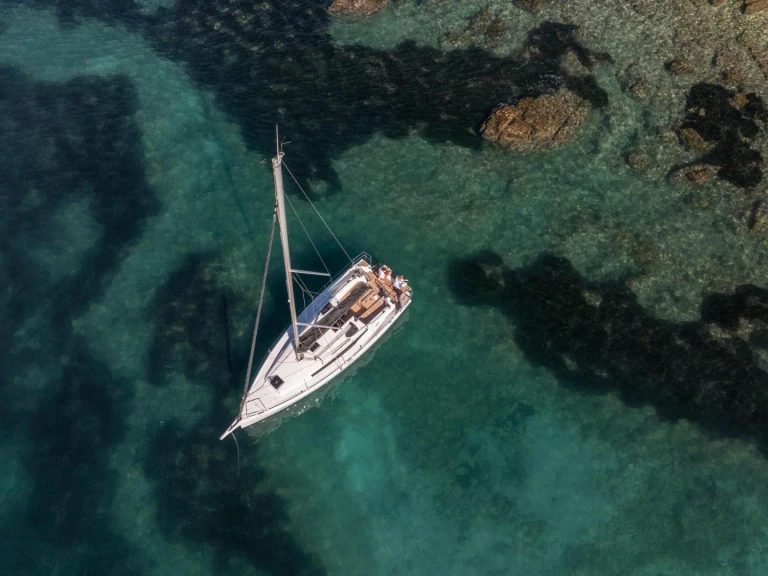 Boat rental Jeanneau Sun Odyssey 350 in Road Town on Samboat