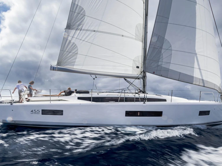 Jeanneau Sun Odyssey 455 in Road Town on SamBoat