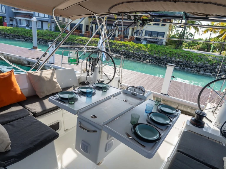 Sailboat for rent Malé at the best price