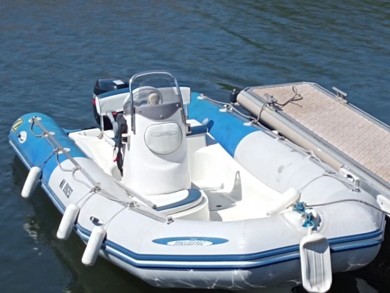 Yacht charter Empuriabrava cheap Medline 500