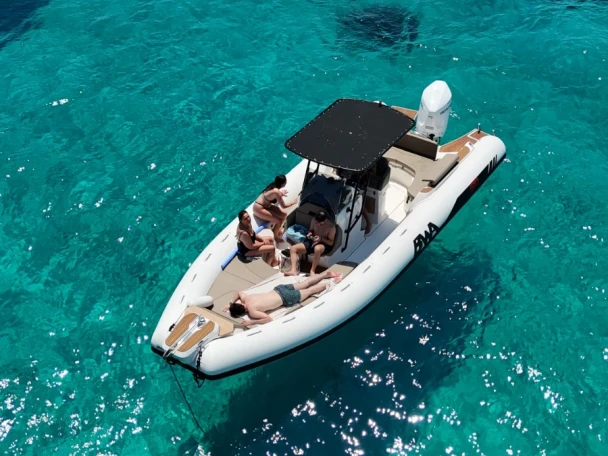 Rent a Bwa Bwa 29 Premium Port of Cannigione