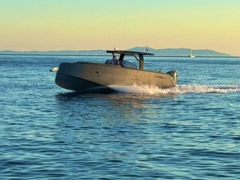Motorboat rental with or without captain Phantom yachts Split